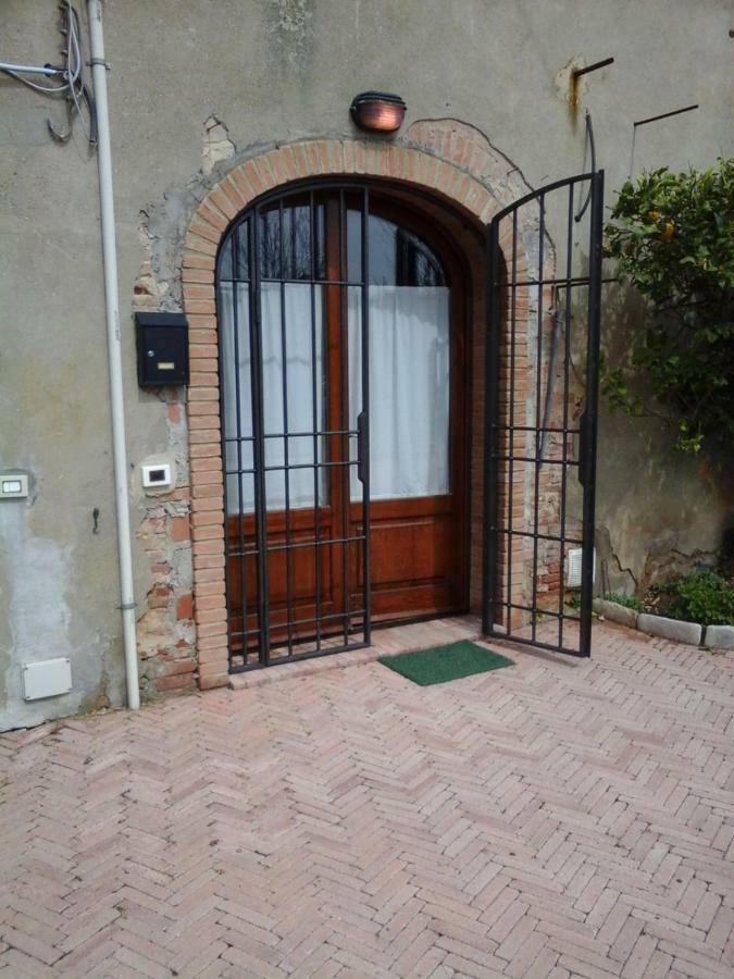 Casa Agostini Apartment Lari Exterior photo